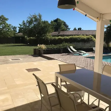 Bienvenue Chez Fred & Marine Holiday home Salleboeuf